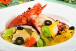 ロブスターとヤリイカ ホタテ貝 春キャベツのスープ煮